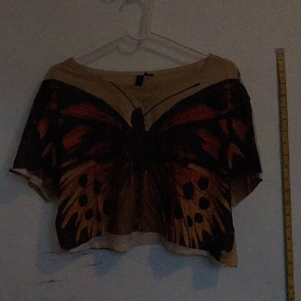 🧚🏼‍♂️ 3 FOR 30 🧠Orange butterfly print crop top